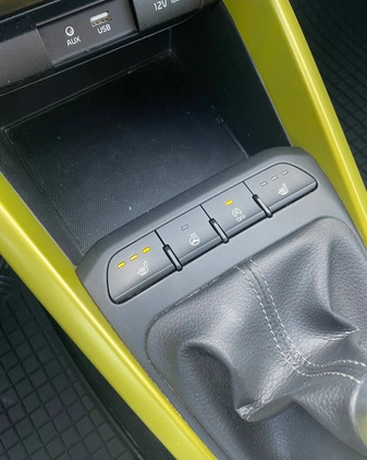 Kia Stonic cena 59900 przebieg: 60302, rok produkcji 2018 z Nysa małe 667